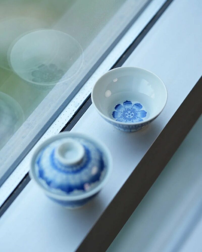 Hand-painted-Qinghua-Wood-kiln-Fired-Porcelain-Lotus-60ml-Gaiwan-Set-Pre-Order-Ship-In-20-Days7 Hand-painted Qinghua Wood-kiln Fired Porcelain Lotus 60ml Gaiwan Set Pre Order Ship In 20 Days