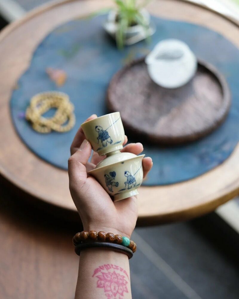 Handmade Hand-painted Vintage Style Porcelain Blue and White Childhood 65ml Gaiwan Set