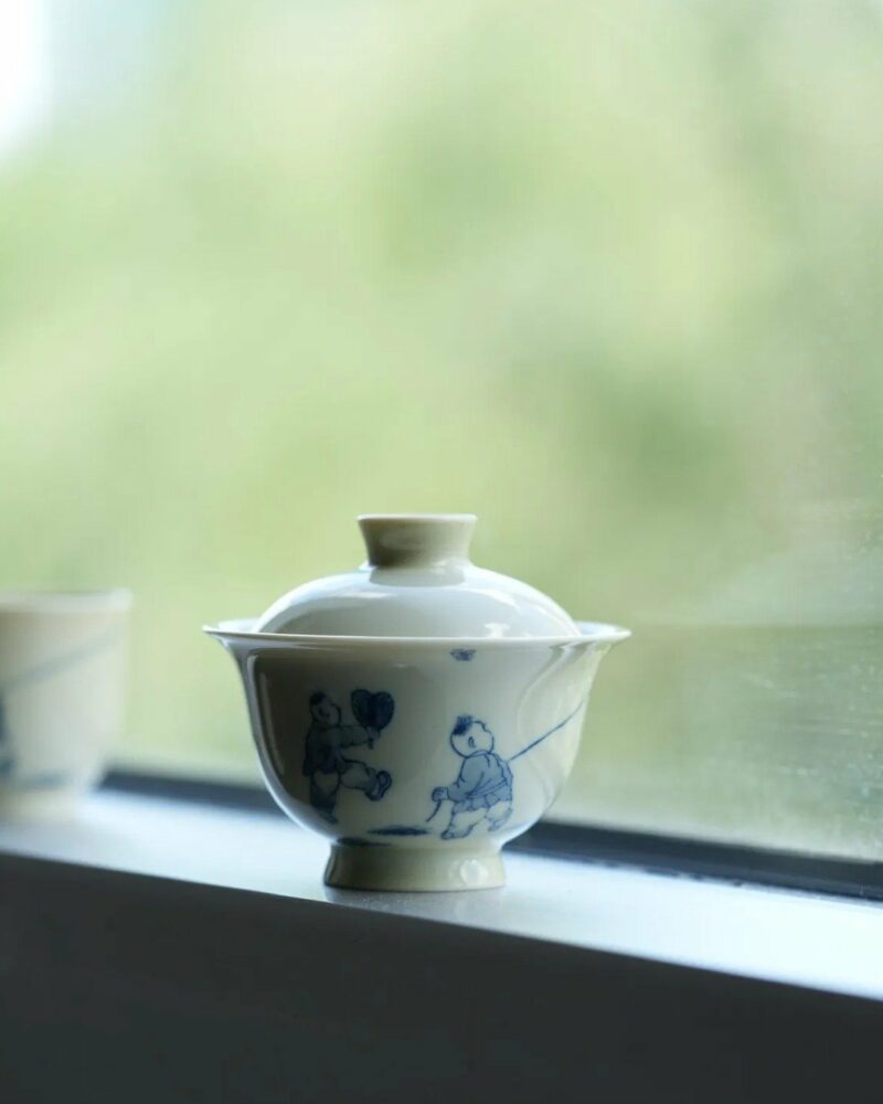 Handmade Hand-painted Vintage Style Porcelain Blue and White Childhood 65ml Gaiwan Set