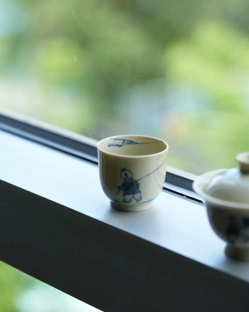 Handmade Hand-painted Vintage Style Porcelain Blue and White Childhood 65ml Gaiwan Set
