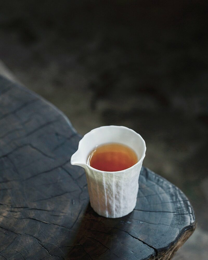 Handmade-White-Porcelain-Stone-Folded-Texture-230ml-Fair-Cup-Gong-Dao-Bei5 Handmade White Porcelain Stone Folded Texture 230ml Fair Cup Gong Dao Bei