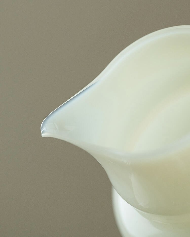 Jade-White-Glass-Yellow-High-Foot-150ml-Gaiwan5 Jade White Glass Yellow High Foot 150ml Gaiwan
