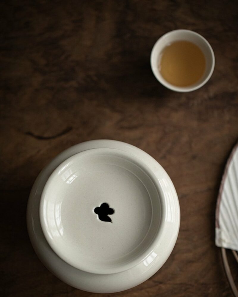 Vintage Style Ash Glaze Ceramic Auspicious Cloud 550ml Tea Basin