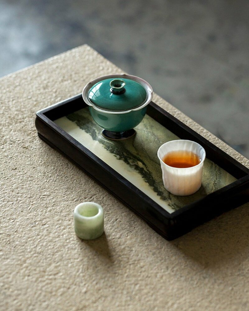 Chinese Style Ceramic Peacock green flower-rim high-foot with verdigris kiln-change crackle glaze 120ml Gaiwan
