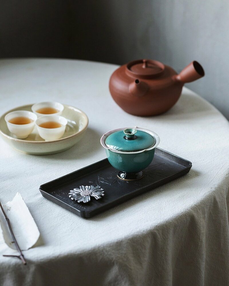 Chinese Style Ceramic Peacock green flower-rim high-foot with verdigris kiln-change crackle glaze 120ml Gaiwan