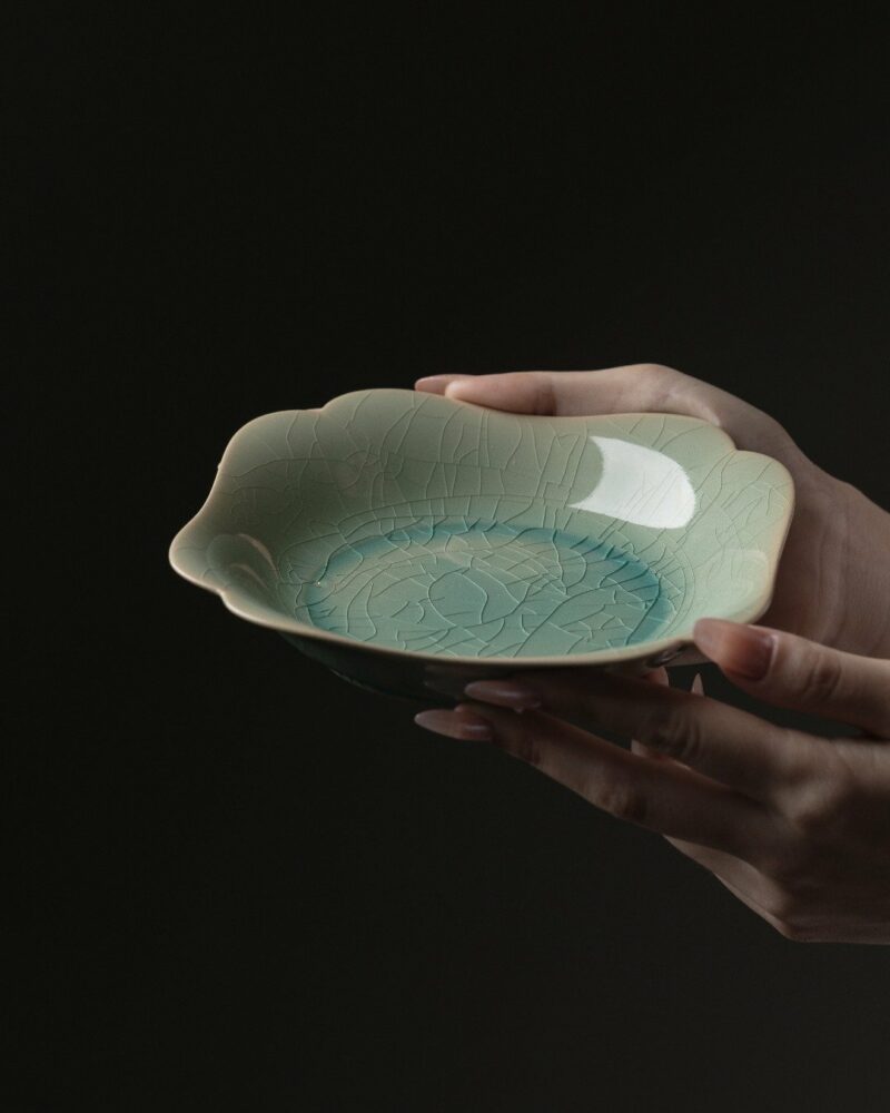 Crackle Glaze Porcelain Hutian Kiln Ice Crazing Petal Tea Boat