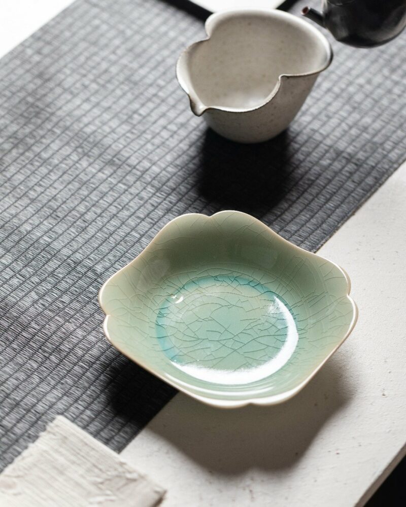 Crackle Glaze Porcelain Hutian Kiln Ice Crazing Petal Tea Boat