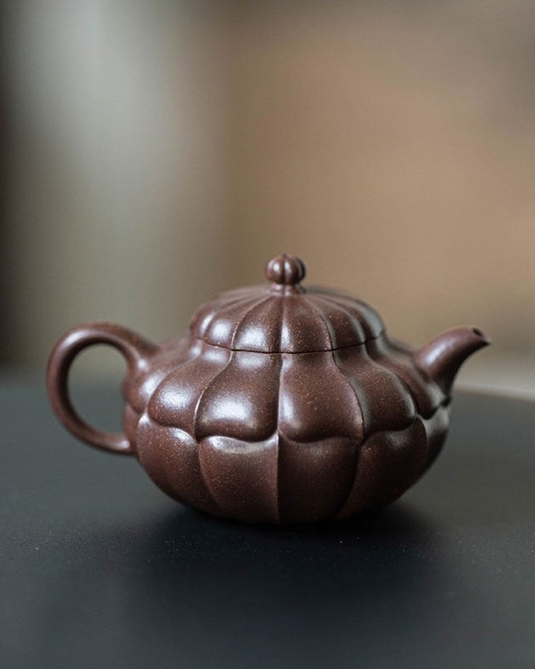 Fully-Handmade-Naturally-Mixed-Zini-Duanni-Clay-Ribbed-Shape-Heling-style-160ml-Yixing-Teapot1 Fully Handmade Naturally Mixed Zini Duanni Clay Ribbed Shape Heling-style 160ml Yixing Teapot