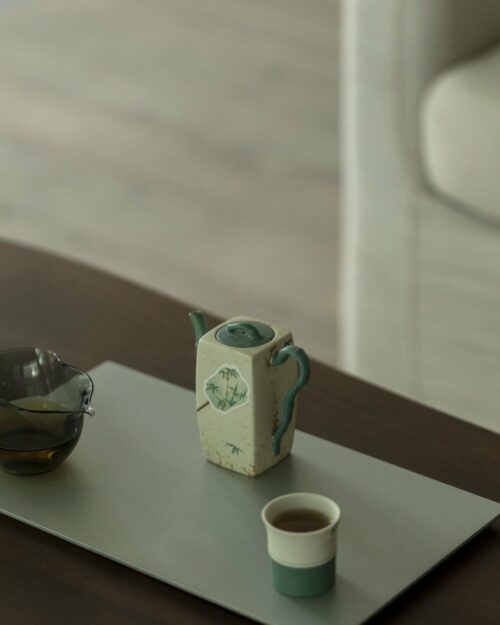 Hand-painted Ceramic Caramel-glazed square bamboo-joint 135ml Teapot
