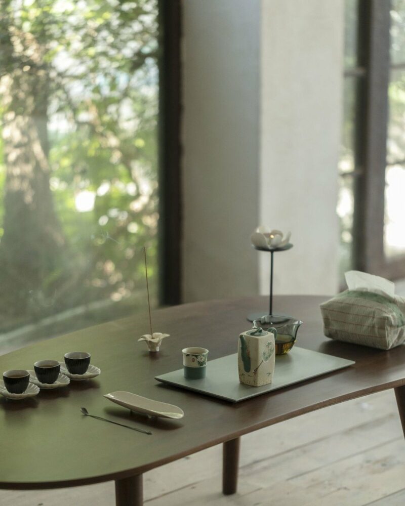 Hand-painted Ceramic Caramel-glazed square bamboo-joint 135ml Teapot