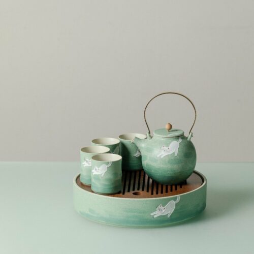 Hand-painted Ceramic Cloud Green Resting Cat With Bamboo Tray Chinese Tea Set