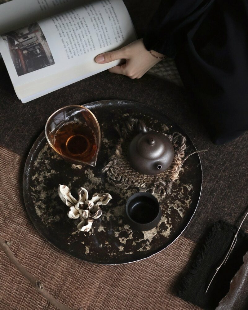 Handmade Hammered Texture Wabisabi Style Iron Mountain Sparrow Dry Brew Tea Tray