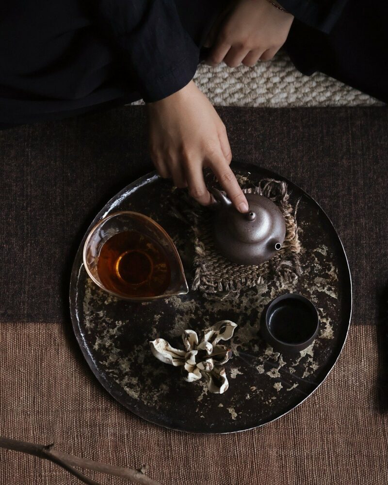 Handmade Hammered Texture Wabisabi Style Iron Mountain Sparrow Dry Brew Tea Tray