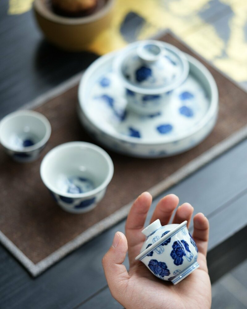 Handmade-Hand-painted-Blue-and-White-Porcelain-cabbage-motif-50ml-1-Gaiwan-1-Cup-Gaiwan-Set9 Handmade Hand-painted Blue and White Porcelain cabbage motif 50ml 1 Gaiwan 1 Cup Gaiwan Set