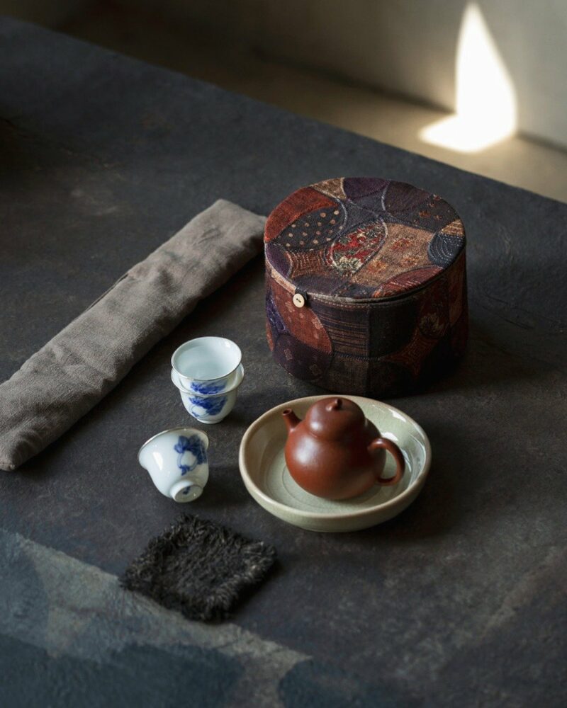 Handmade-Traditional-Fabric-embroidered-plant-dyed-patchwork-Tea-Ware-Storage-Case14 Handmade Traditional Fabric embroidered plant-dyed patchwork Tea Ware Storage Case