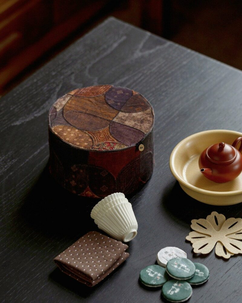 Handmade-Traditional-Fabric-embroidered-plant-dyed-patchwork-Tea-Ware-Storage-Case18 Handmade Traditional Fabric embroidered plant-dyed patchwork Tea Ware Storage Case