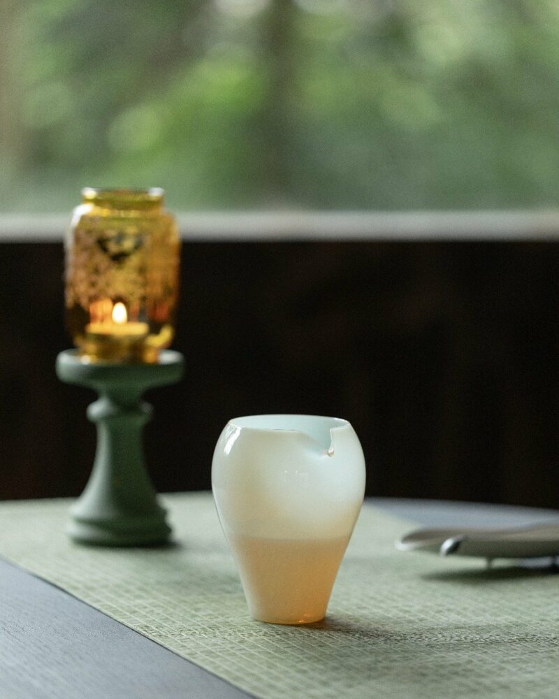 Japanese Style Artistic Glass Icy jade glass eagle-spout 275ml Fair Cup Gong Dao Bei