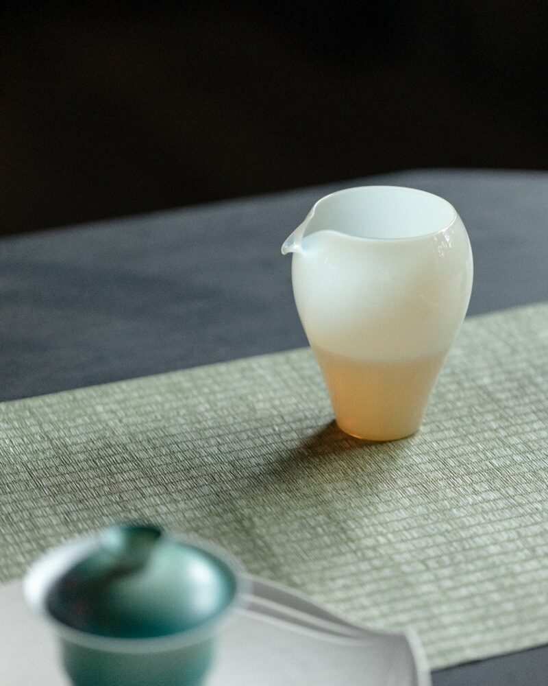 Japanese Style Artistic Glass Icy jade glass eagle-spout 275ml Fair Cup Gong Dao Bei