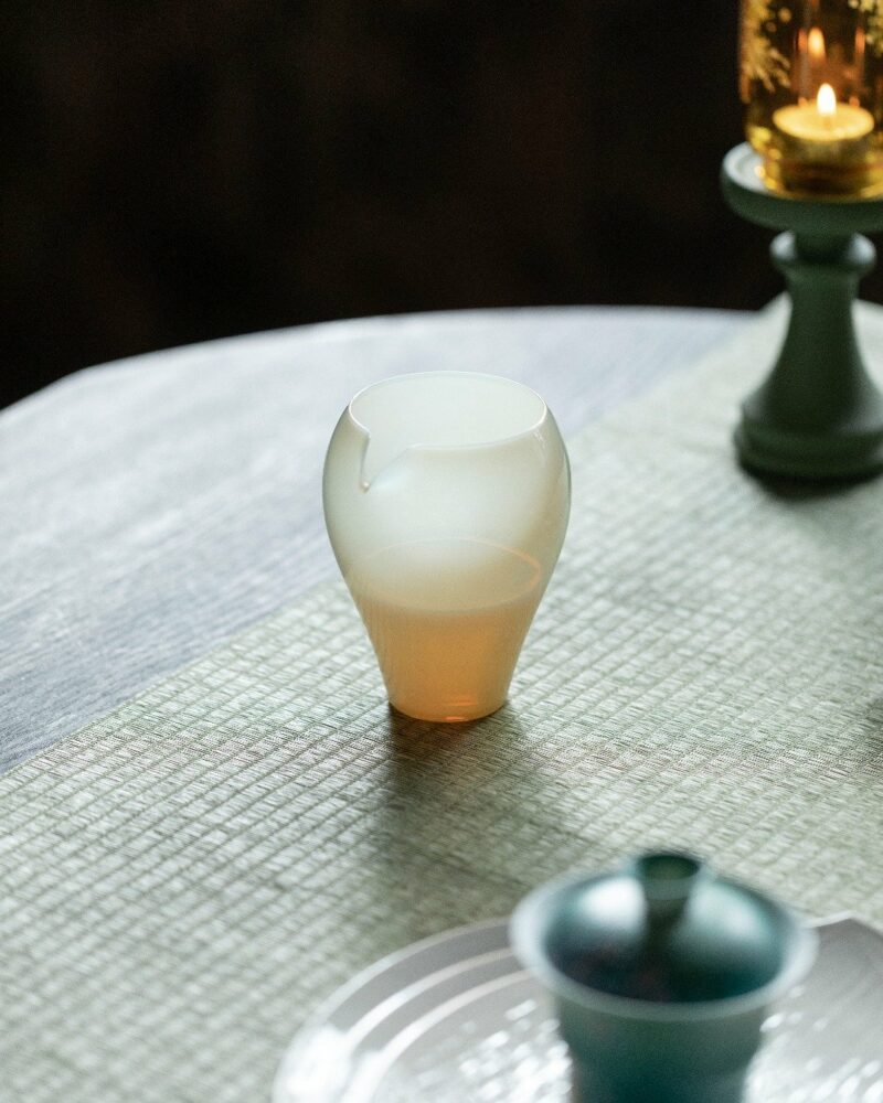 Japanese Style Artistic Glass Icy jade glass eagle-spout 275ml Fair Cup Gong Dao Bei