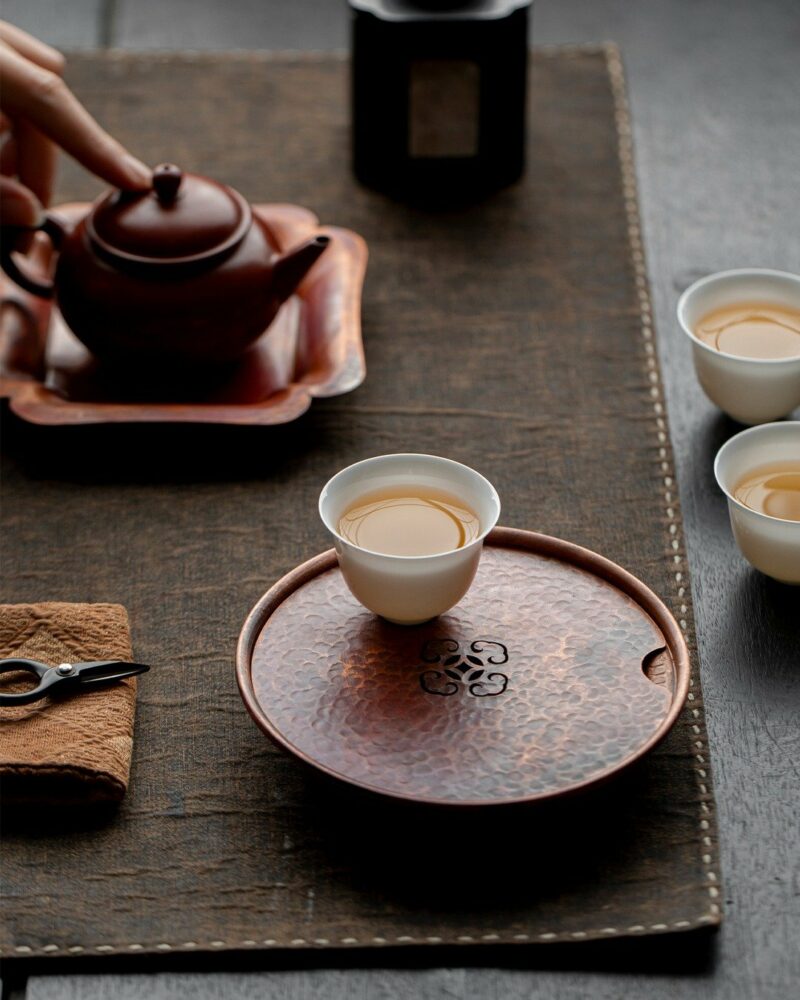 Vintage-Style-Brass-Round-Auspicious-Cloud-Water-Storage-Tea-Tray5 Vintage Style Brass Round Auspicious Cloud Water Storage Tea Tray