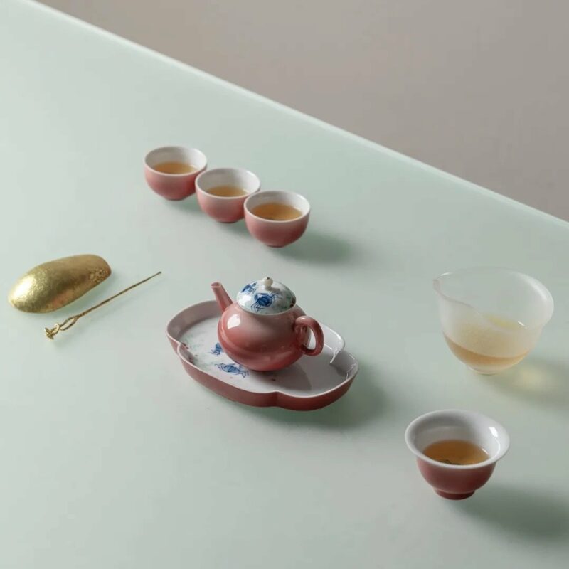 Hand-painted Porcelain Crab Pattern Gradient Pink Pear-Shaped 90ml Chinese Teapot