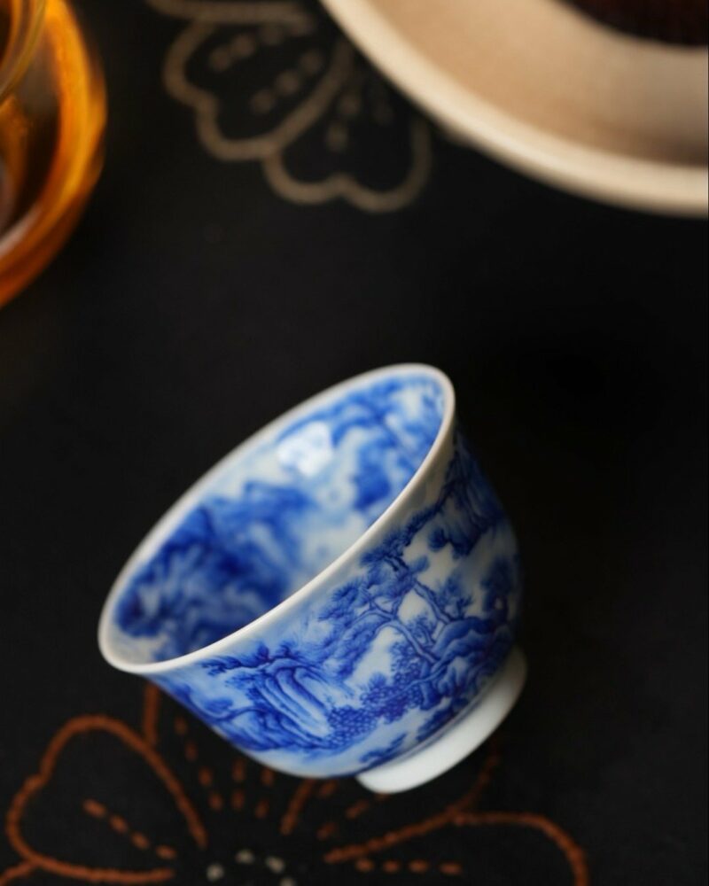 Hand-painted-Qinghua-Porcelain-Mountain-Landscape-75ml-Host-Cup5 Hand-painted Qinghua Porcelain Mountain Landscape 75ml Host Cup