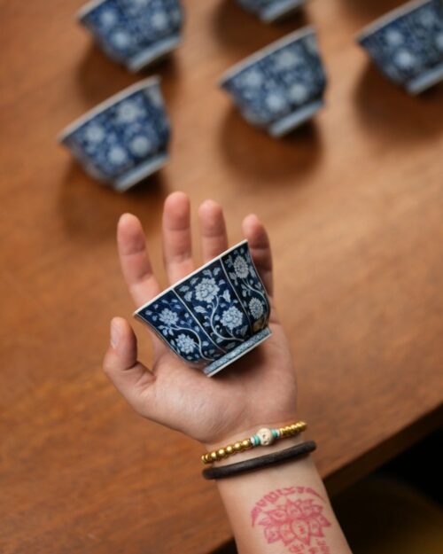 Hand-painted Qinghua Porcelain Octagonal Blue Floral 150ml Host Cup