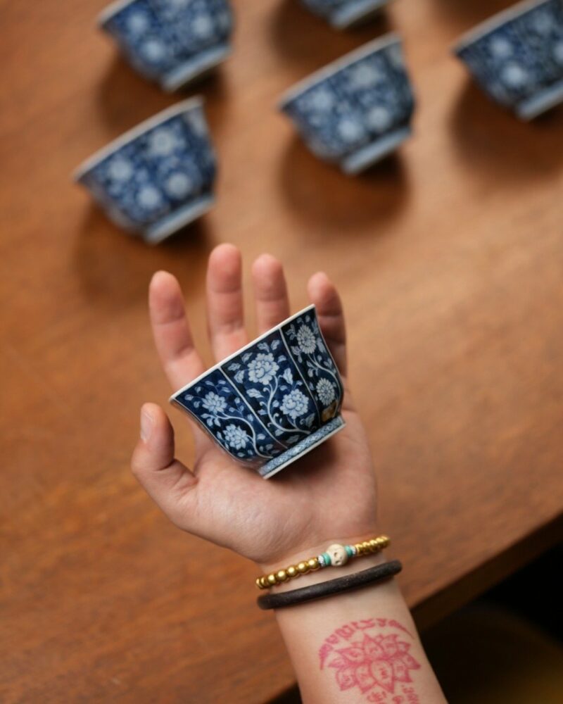 Hand-painted-Qinghua-Porcelain-Octagonal-Blue-Floral-150ml-Host-Cup1 Hand-painted Qinghua Porcelain Octagonal Blue Floral 150ml Host Cup