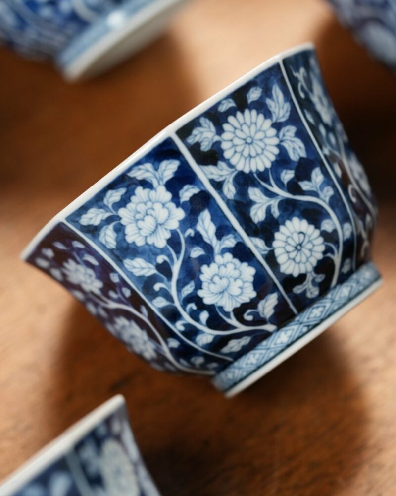 Hand-painted-Qinghua-Porcelain-Octagonal-Blue-Floral-150ml-Host-Cup3 Hand-painted Qinghua Porcelain Octagonal Blue Floral 150ml Host Cup