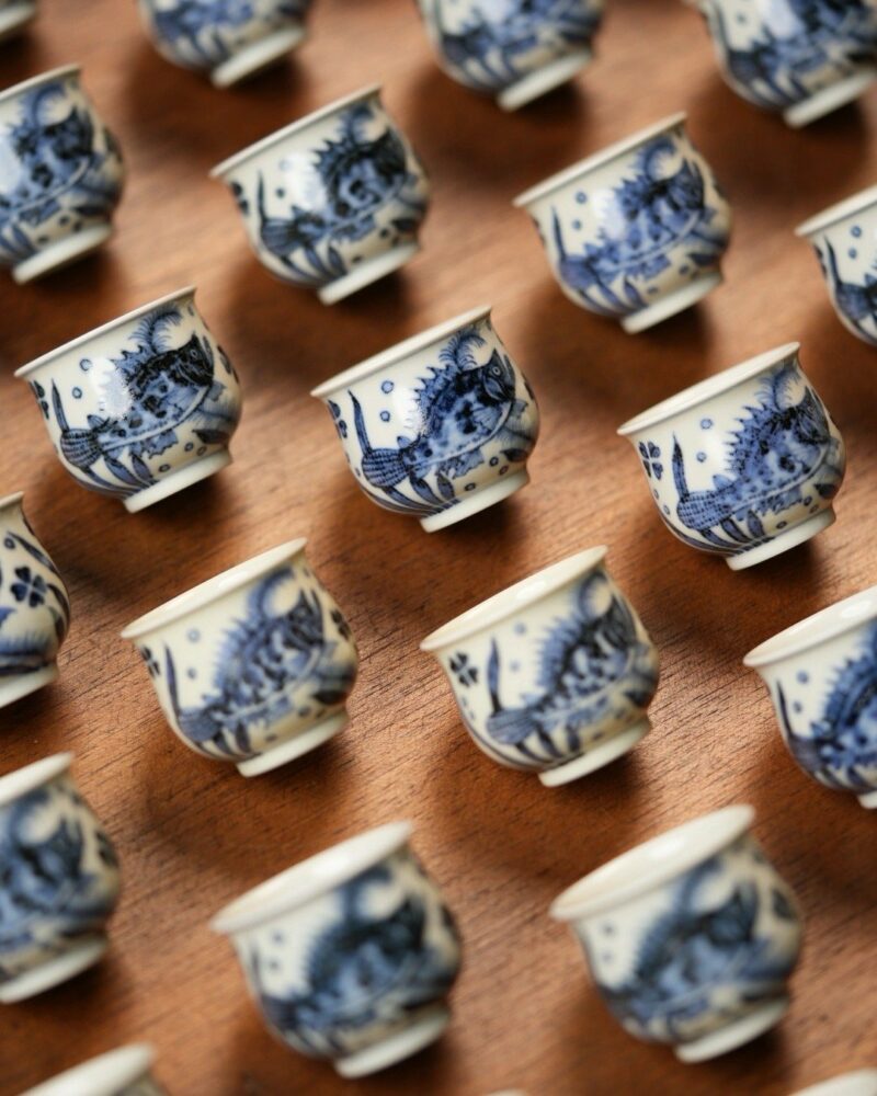 Handmade-Chinese-Style-Qinghua-Porcelain-Fsh-and-Algae-Furnace-shaped-30ml-Tea-Cup7 Handmade Chinese Style Qinghua Porcelain Fsh and Algae Furnace-shaped 30ml Tea Cup
