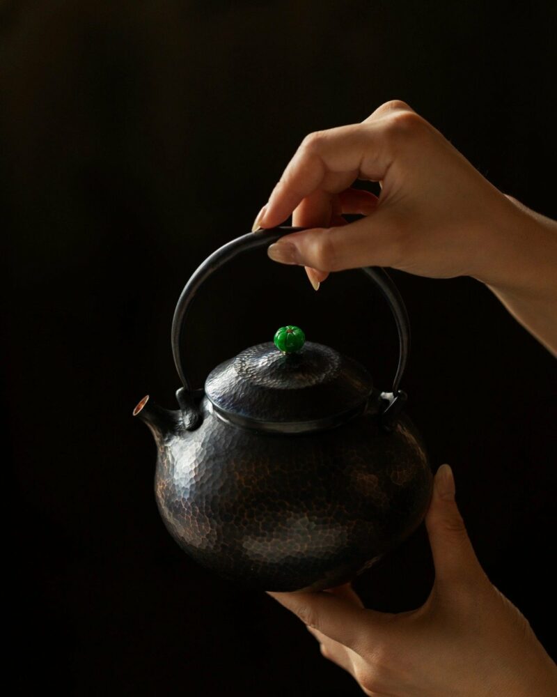 Handmade-Vintage-Style-Hammered-Texture-Copper-Blackened-Roundness-650ml-Kettle6 Handmade Vintage Style Hammered Texture Copper Blackened Roundness 650ml Kettle