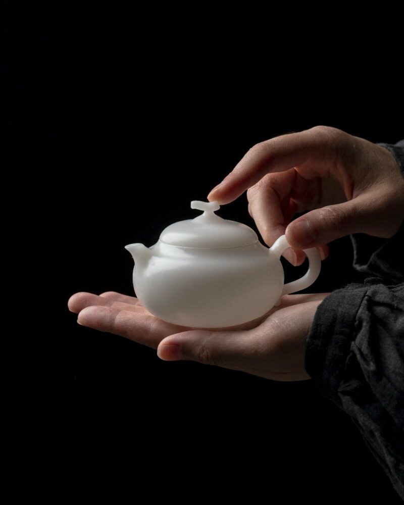 Jade-like-Porcelain-Thin-Body-Xi-Shi-Style-Kung-Fu-Tea-Icy-Jade-White-Porcelain-Eggplant-100ml-Chinese-Teapot1 Minimalist Thin Body Icy Jade White Porcelain Eggplant 100ml Chinese Teapot