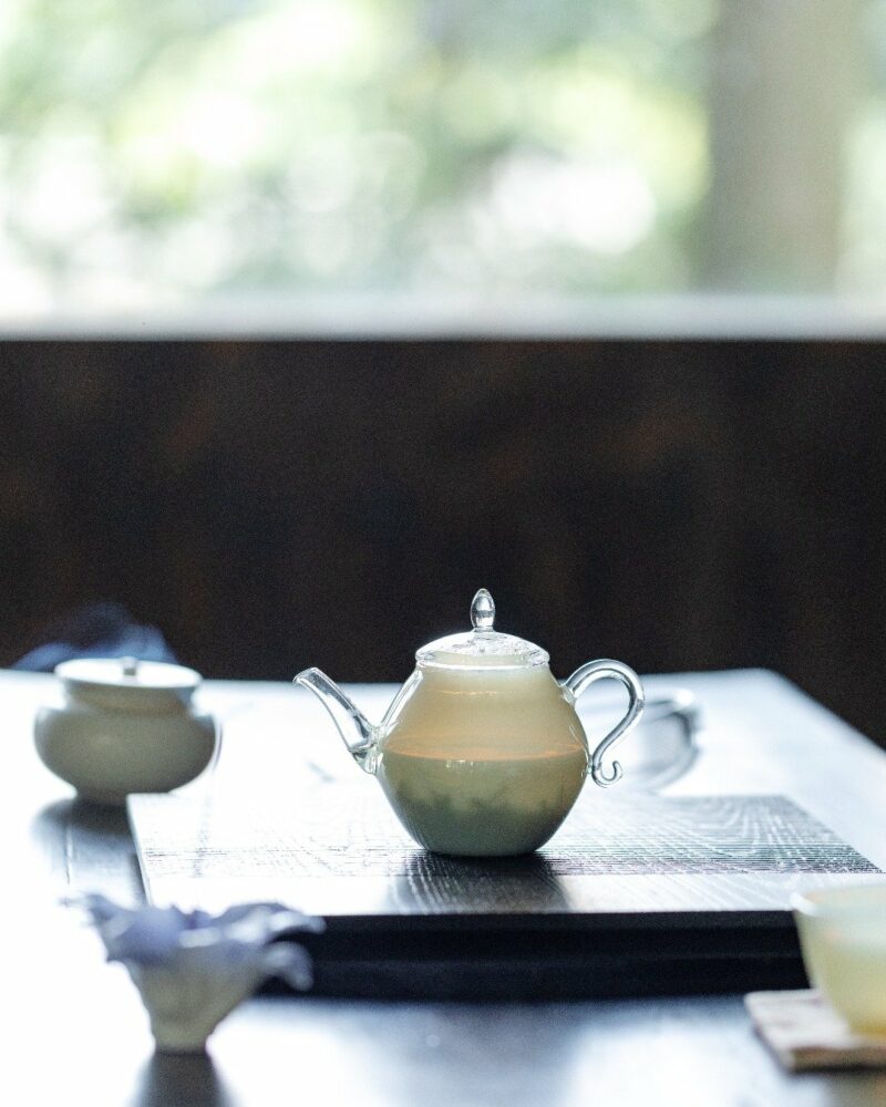 Minimalist Glass Jade-Like Moonlit 175ml Chinese Teapot