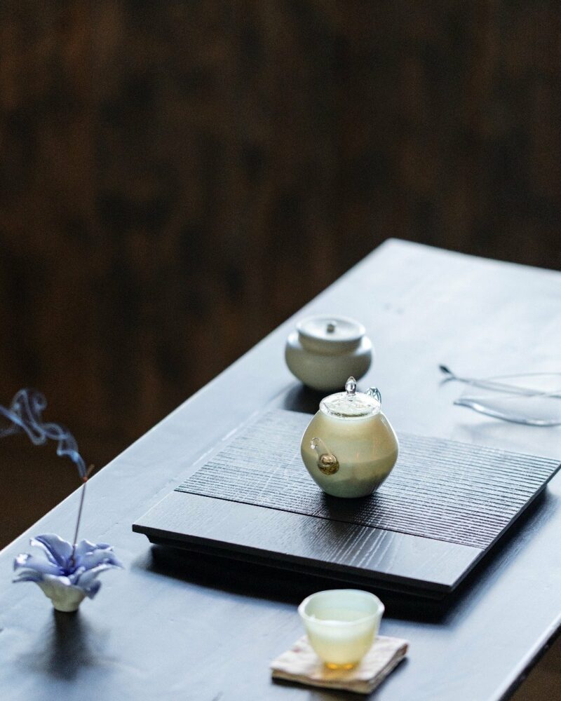 Minimalist Glass Jade-Like Moonlit 175ml Chinese Teapot