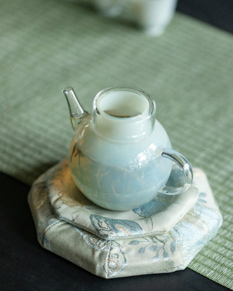 Minimalist Jade White Elegant Glass Yellow 270ml Teapot