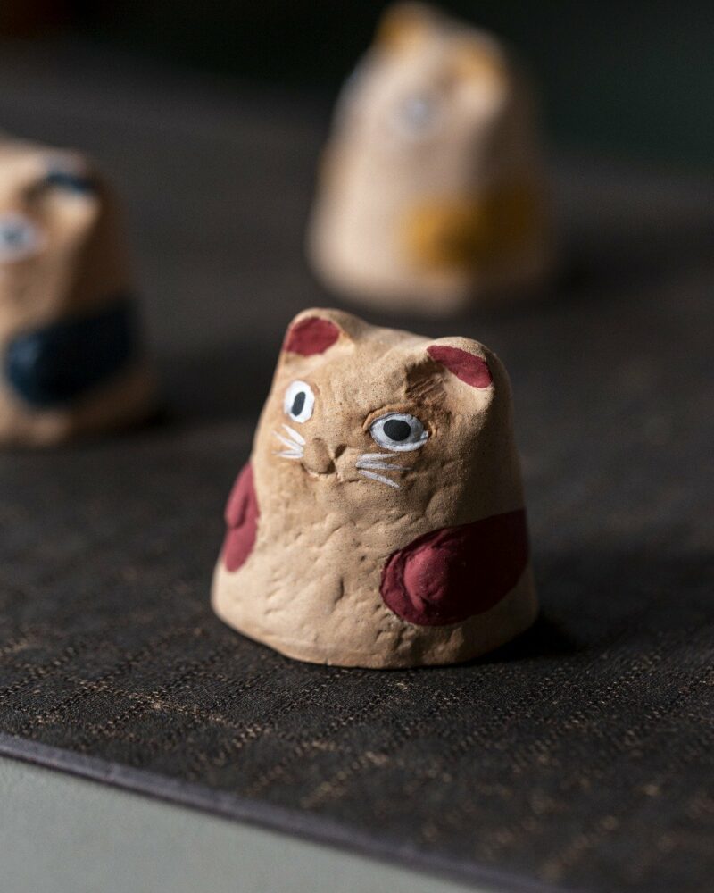 Creative Design Clay Playful Cat Tea Pet