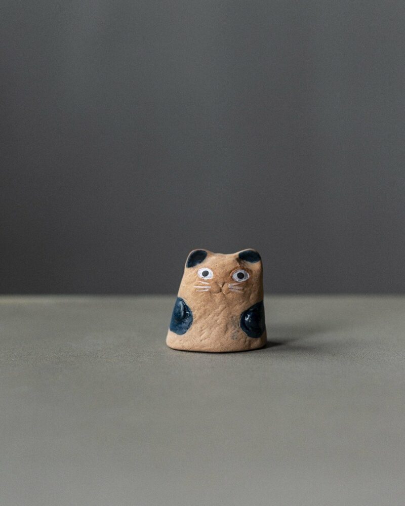 Creative Design Clay Playful Cat Tea Pet