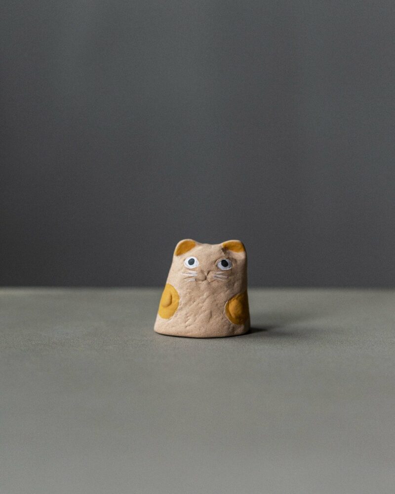 Creative Design Clay Playful Cat Tea Pet