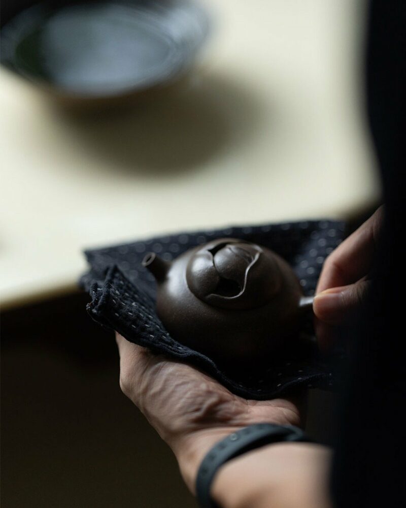 Half-Handmade-Qing-Hui-Zini-Yu-Lan-Leaf-Relief-120ml-Yixing-Teapot4 Half Handmade Qing Hui Zini Yu Lan Leaf Relief 120ml Yixing Teapot
