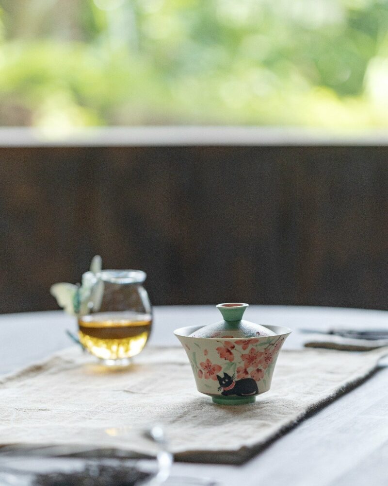 Hand-painted-Ceramic-Cat-Beneath-Falling-Cherry-Blossoms-100ml-Gaiwan5 Hand-painted Ceramic Cat Beneath Falling Cherry Blossoms 100ml Gaiwan