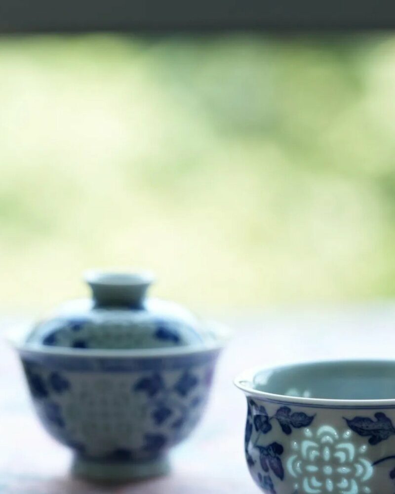 Hand-painted Qinghua Ceramic Translucent Rice Grain Intertwined Lotus 70ml Gaiwan Set