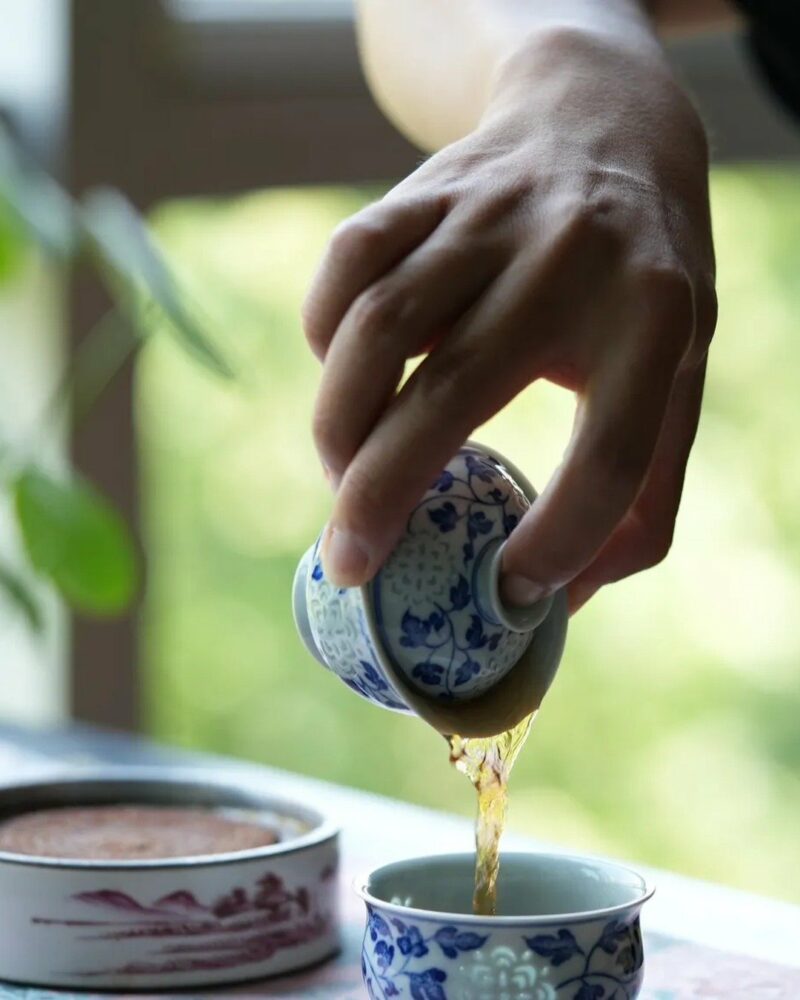 Hand-painted Qinghua Ceramic Translucent Rice Grain Intertwined Lotus 70ml Gaiwan Set