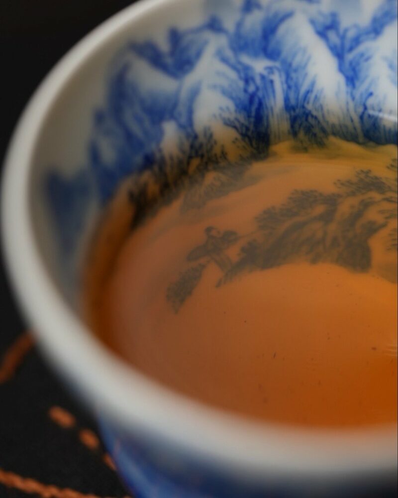 Hand-painted-Qinghua-Porcelain-Landscape-90ml-Host-Cup9 Hand-painted Qinghua Porcelain Landscape 90ml Host Cup