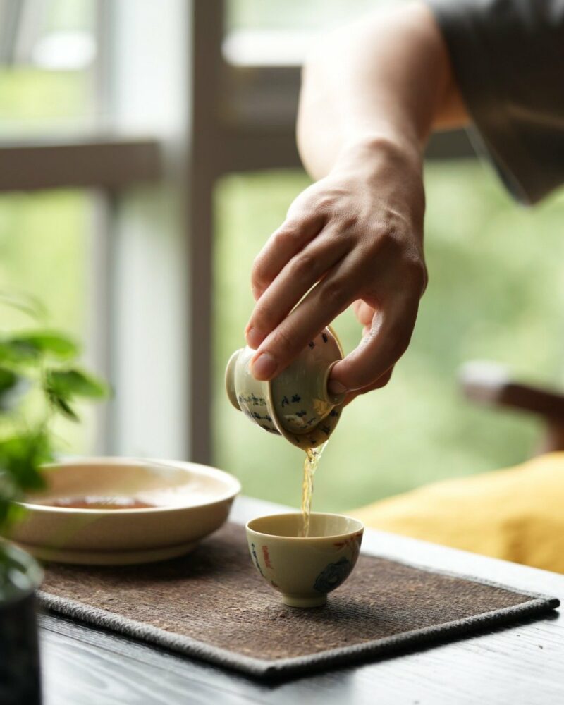Hand-painted-Qinghua-Porcelain-Love-Lotus-Calligraphy-65ml-Gaiwan-Set8 Hand-painted Qinghua Porcelain Love Lotus Calligraphy 65ml Gaiwan Set