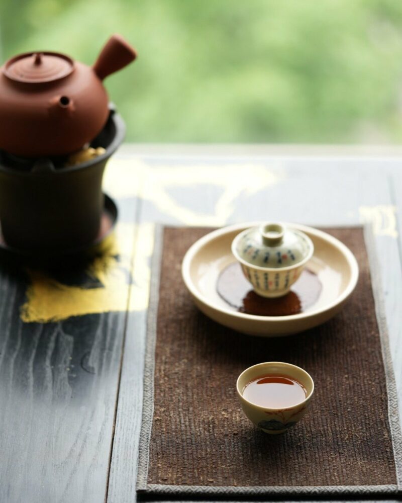 Hand-painted-Qinghua-Porcelain-Love-Lotus-Calligraphy-65ml-Gaiwan-Set9 Hand-painted Qinghua Porcelain Love Lotus Calligraphy 65ml Gaiwan Set