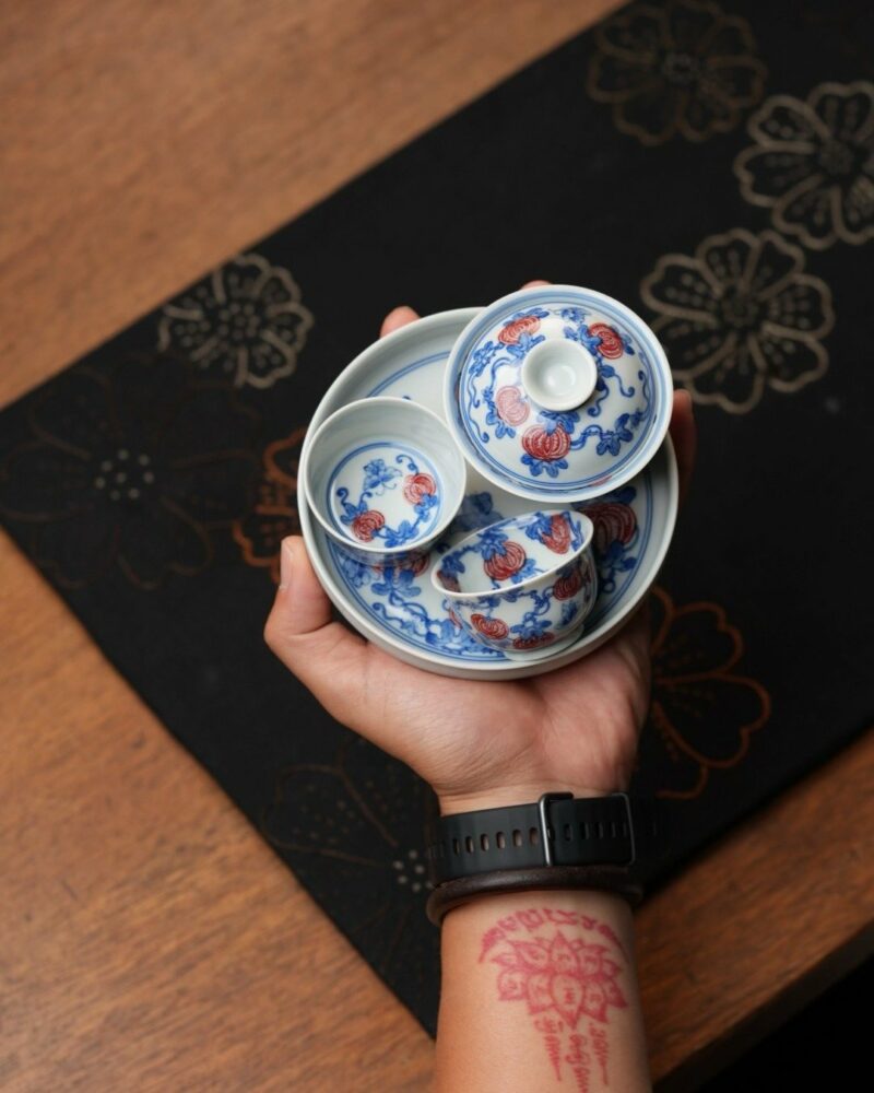Hand-painted-Underglaze-Red-Ceramic-Blue-and-White-Pumpkin-Vines-75ml-Gaiwan-Set3 Hand-painted Underglaze Red Ceramic Blue and White Pumpkin Vines 75ml Gaiwan Set