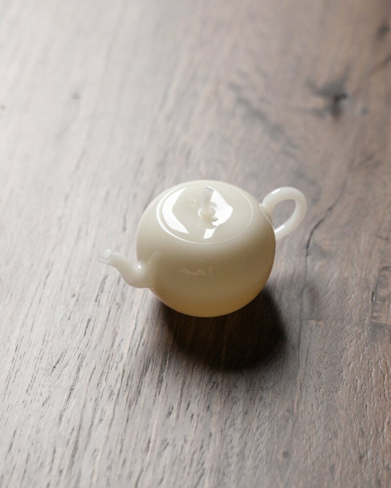 Minimalist-Bing-Zhong-Jade-Porcelain-Apple-Form-100ml-Chinese-Teapot2 Minimalist Bing Zhong Jade Porcelain Apple Form 100ml Chinese Teapot