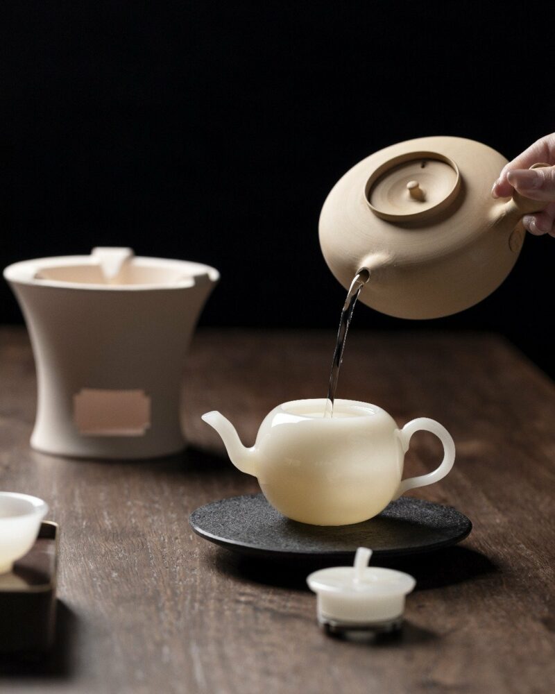 Minimalist-Bing-Zhong-Jade-Porcelain-Apple-Form-100ml-Chinese-Teapot6 Minimalist Bing Zhong Jade Porcelain Apple Form 100ml Chinese Teapot