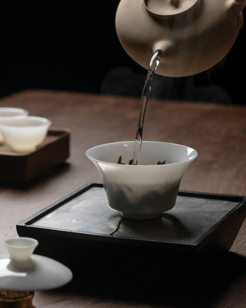 Minimalist Extra Thin Mutton Fat Jade Porcelain Horseshoe Shape 100ml Gaiwan