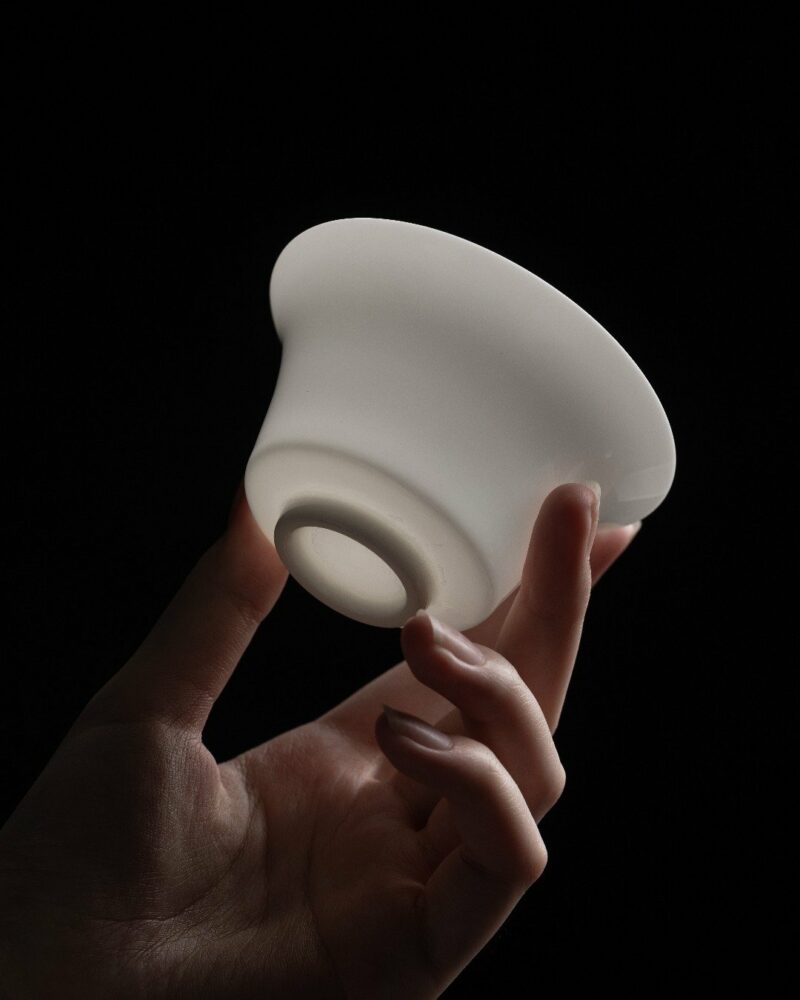 Minimalist Extra Thin Mutton Fat Jade Porcelain Horseshoe Shape 100ml Gaiwan